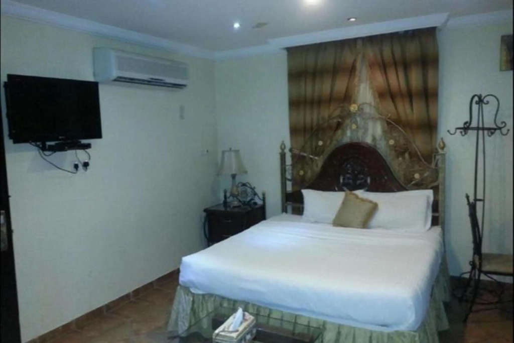 OYO 641 Home Furnished Apartments - 1BHK