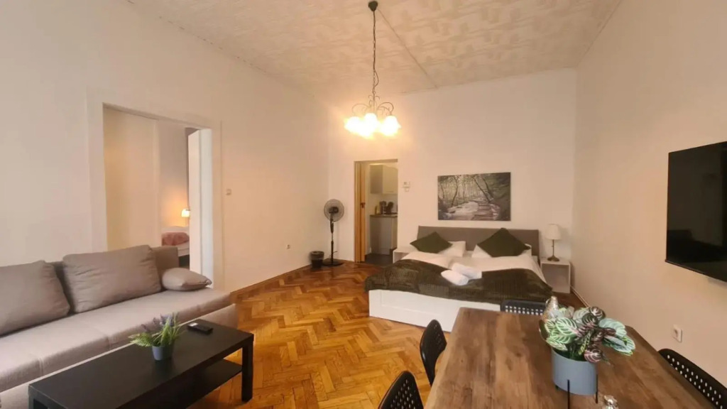 commodious 3BR Apt. Ideal for Families and Friends
