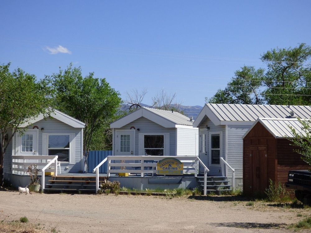Rainbow Inn & Cottages