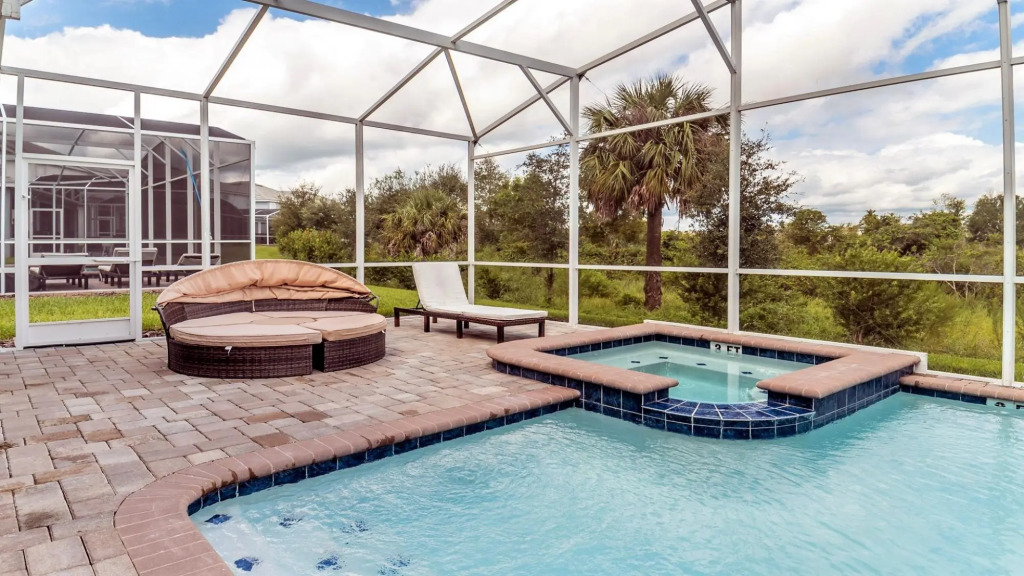 Spacious 8BR Home w Pool SPA Game Room Green View