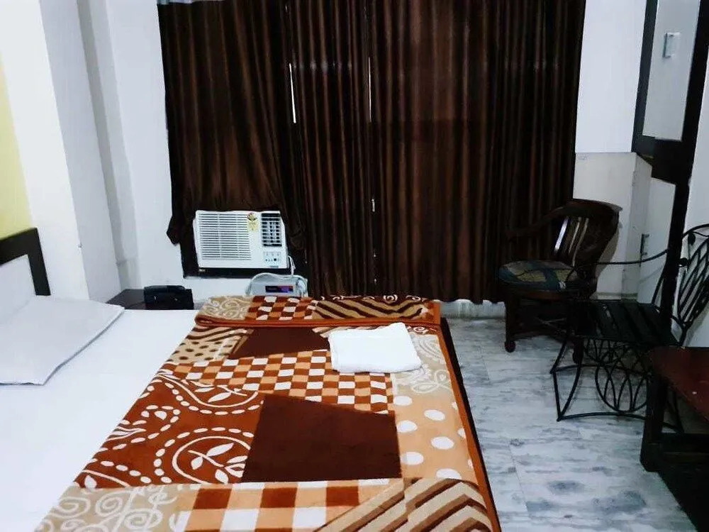 Hotel Pooja Palace