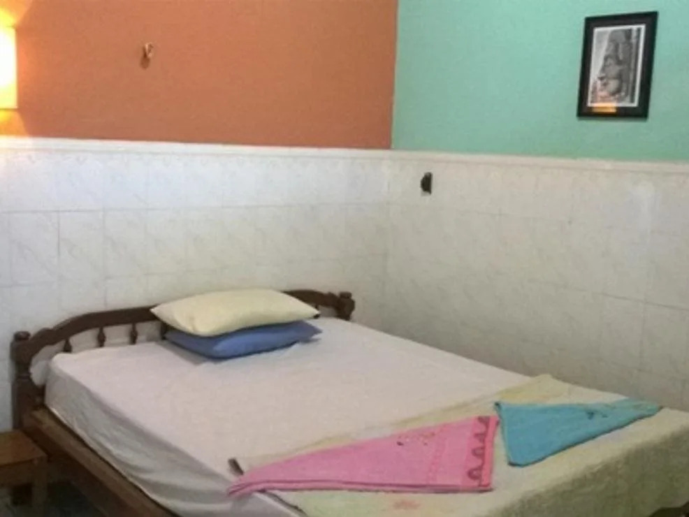 Silver Dolphin Guesthouse & Restaurant