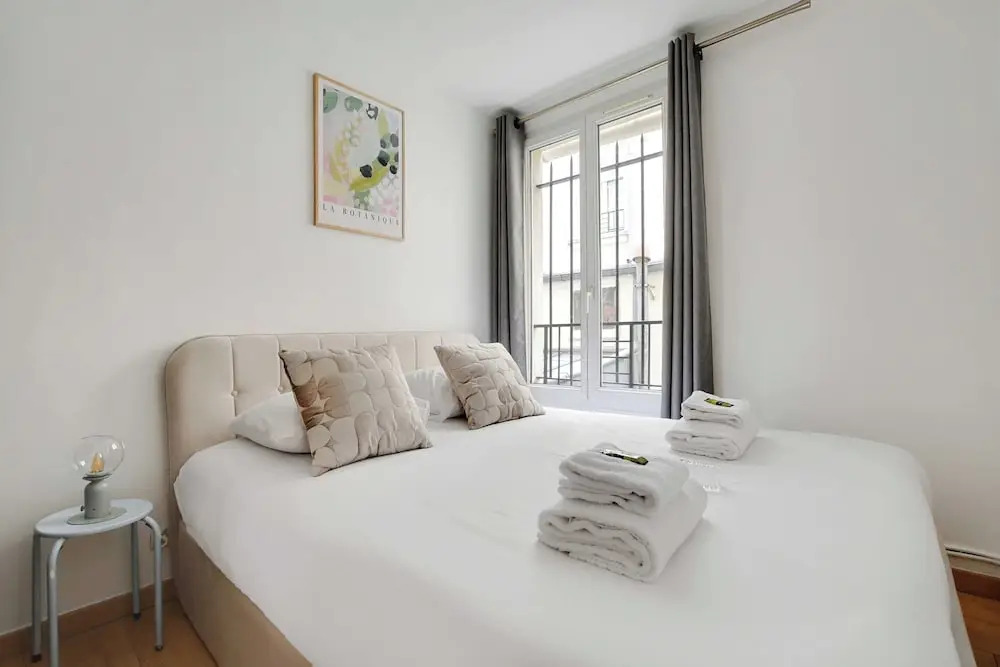 Urban Chic Apartment in Central Paris