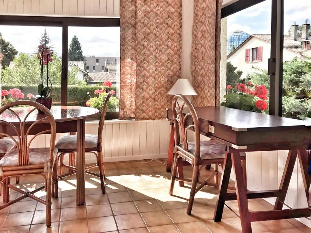 Lindo Lugar - just a 7 minute walk from the airport