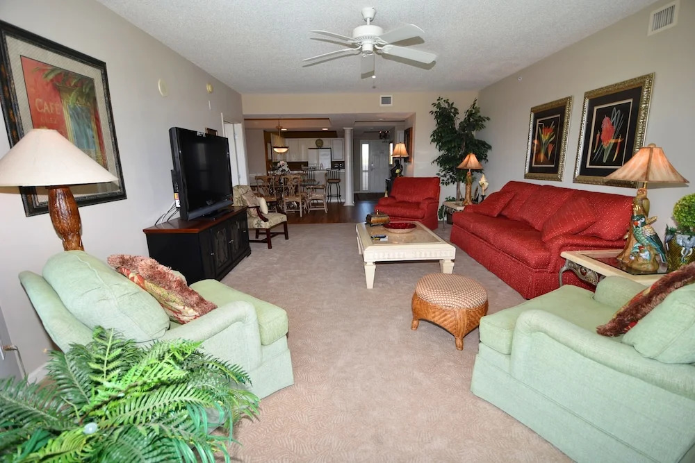 North Tower Apartment 606
