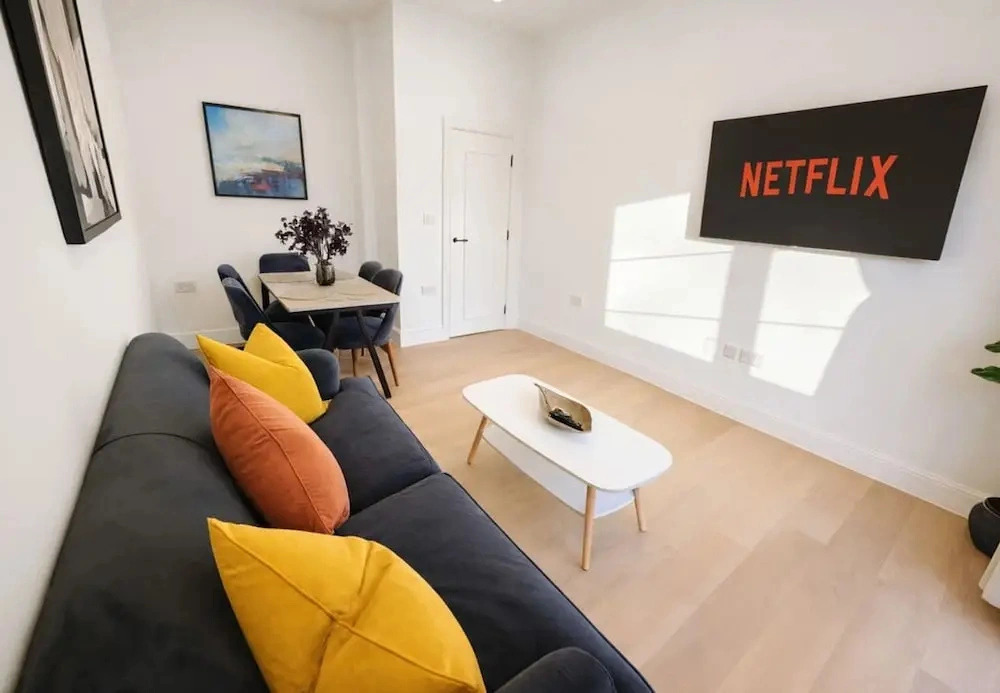 2 BR Sofabed 11 Mins to Gallops Parking Garden