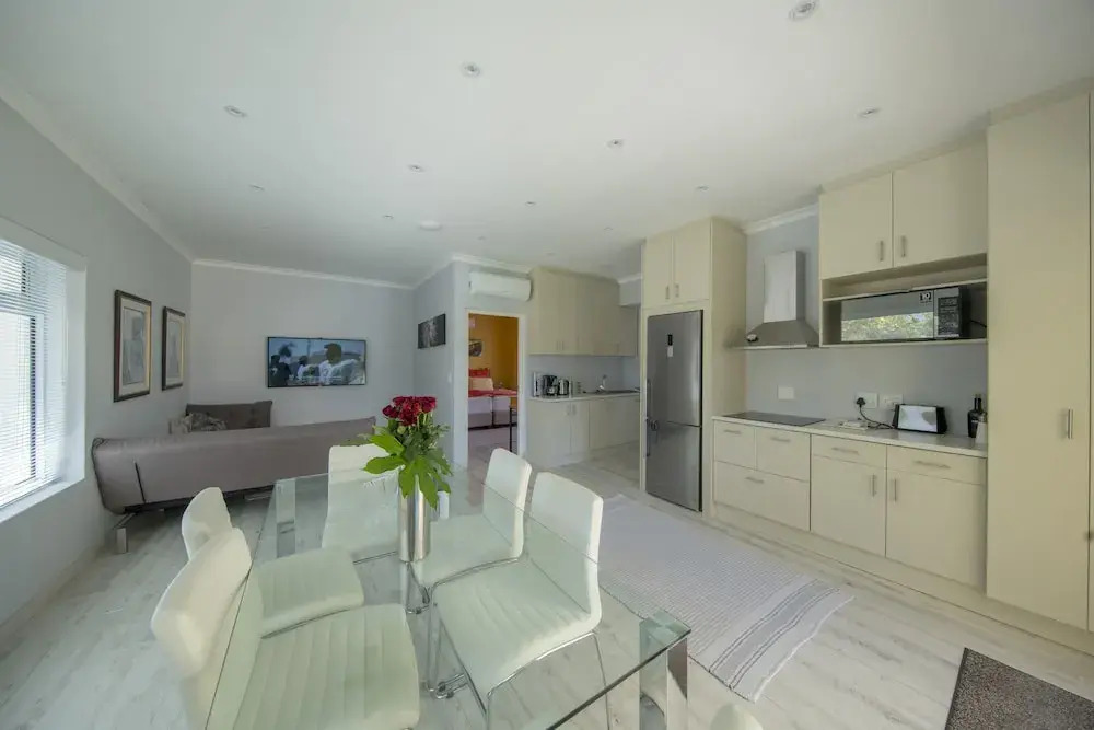 Superior 4-star-apartment Graded by Aa and Tgcsa Close to Constantia Wineroute
