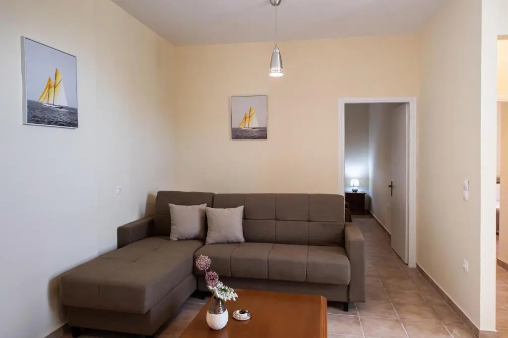 Modern Apartment 15 mins from the town of Lefkas