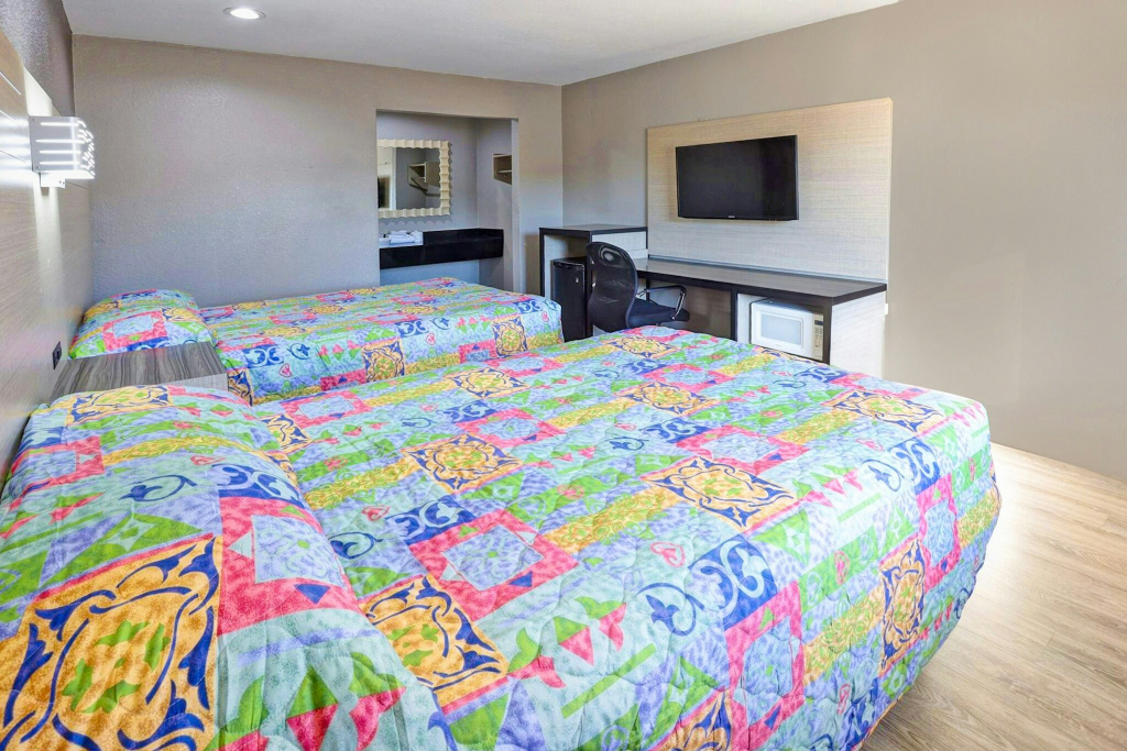 Super 7 Inn Dallas Near Duncanville
