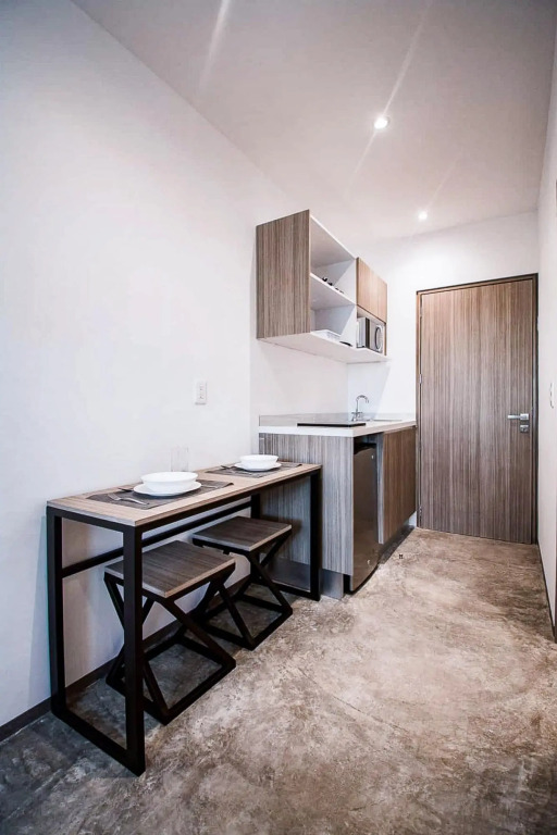 Queen Studio PDC Oasis Pool Rooftop Lounge Walk to 5 Avenida Best Playa Beaches