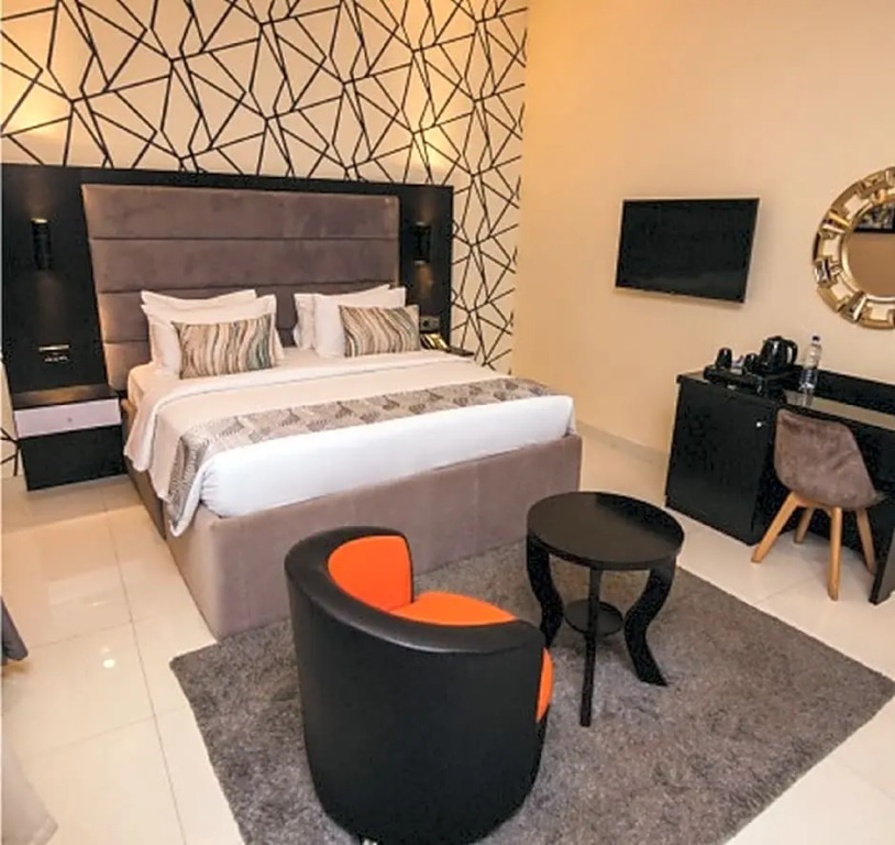 Bonhill Blu Hotel
