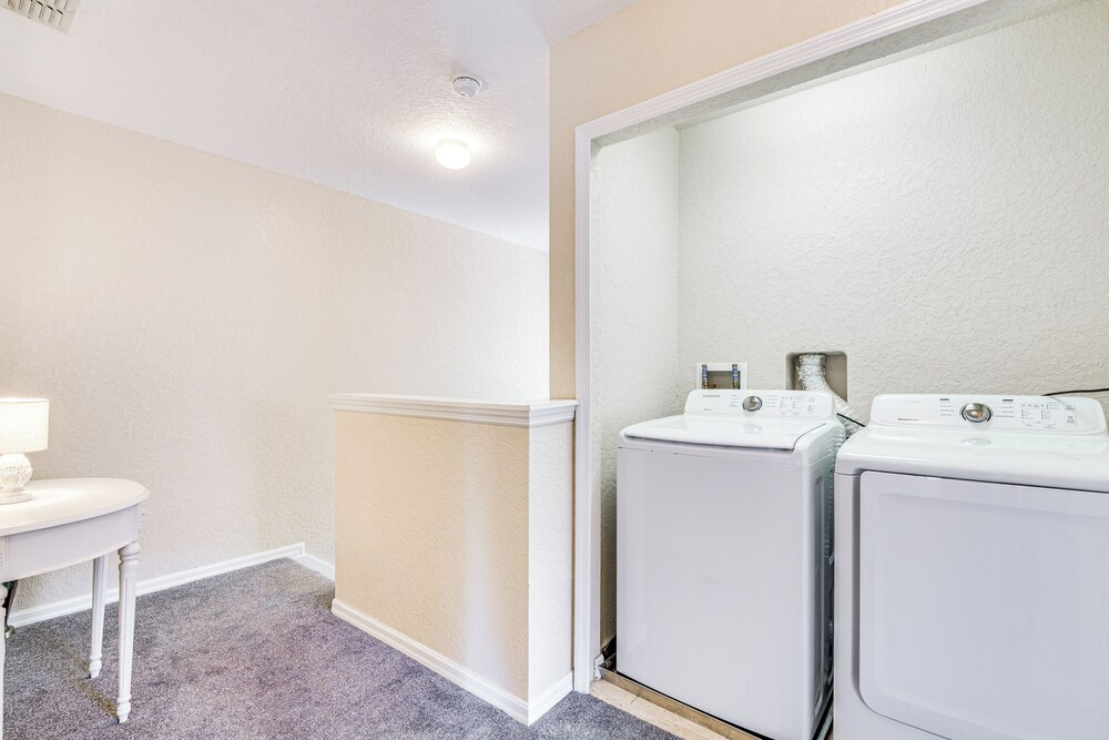 Davenport Retreat w/ Resort Perks, 9 Mi to Disney!