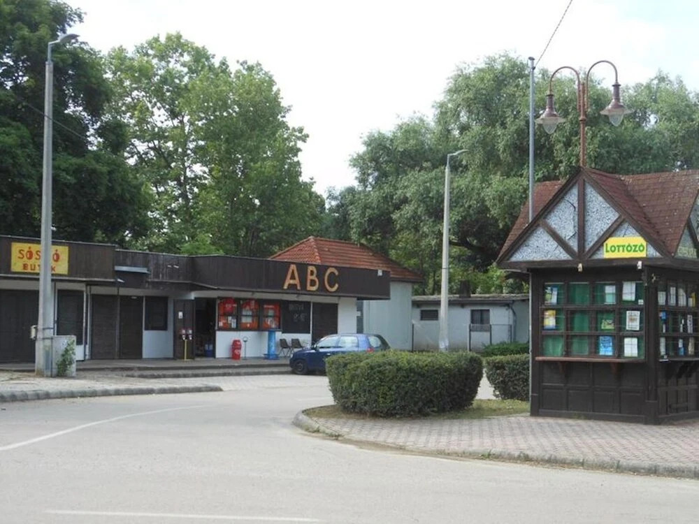 Cozy Family Cottage at the Lake Balaton