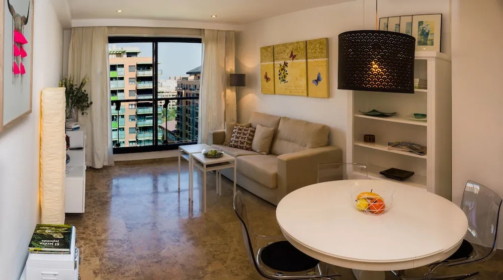 ApartUP Francia Views