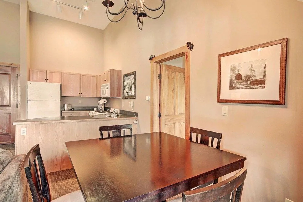 8539 Dakota Lodge by RedAwning