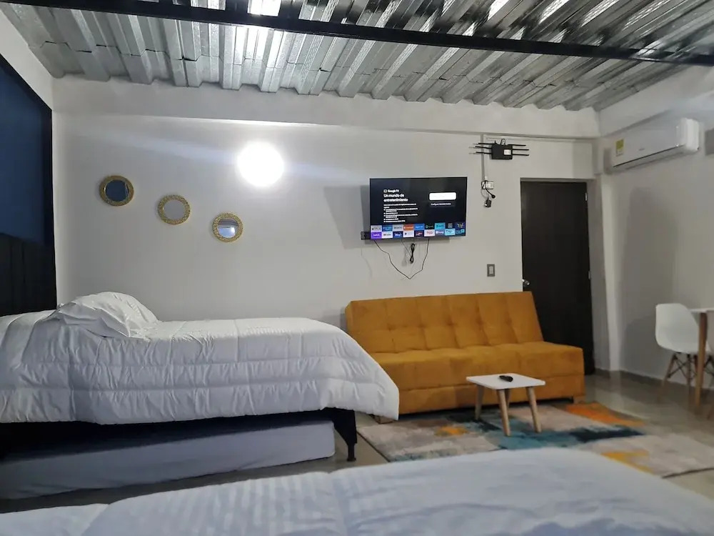 RG33 ApartaSuites