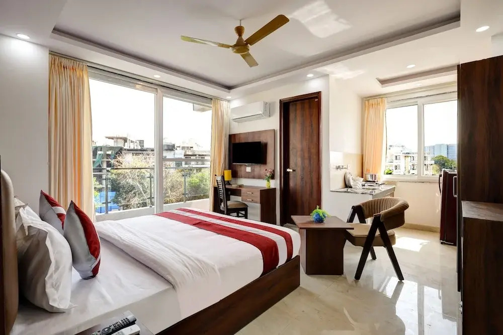 Hotel The Venice- Near Indraprastha Apollo Hospital