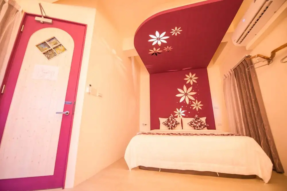 Sapphire Inn