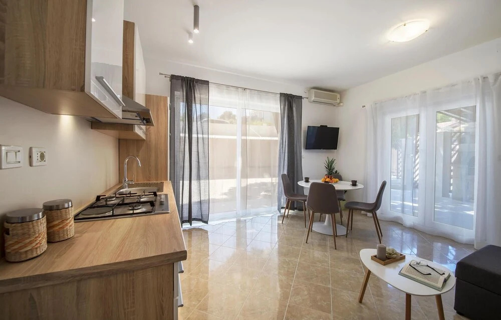 Nice Apartment in Pula With Outdoor Swimming Pool, Wifi and 2 Bedrooms