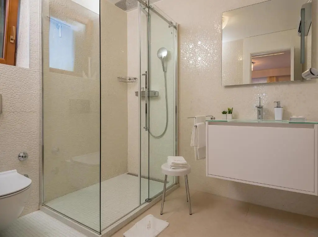 Luxury Villa Godi Star with private heated pool, staff - concierge service
