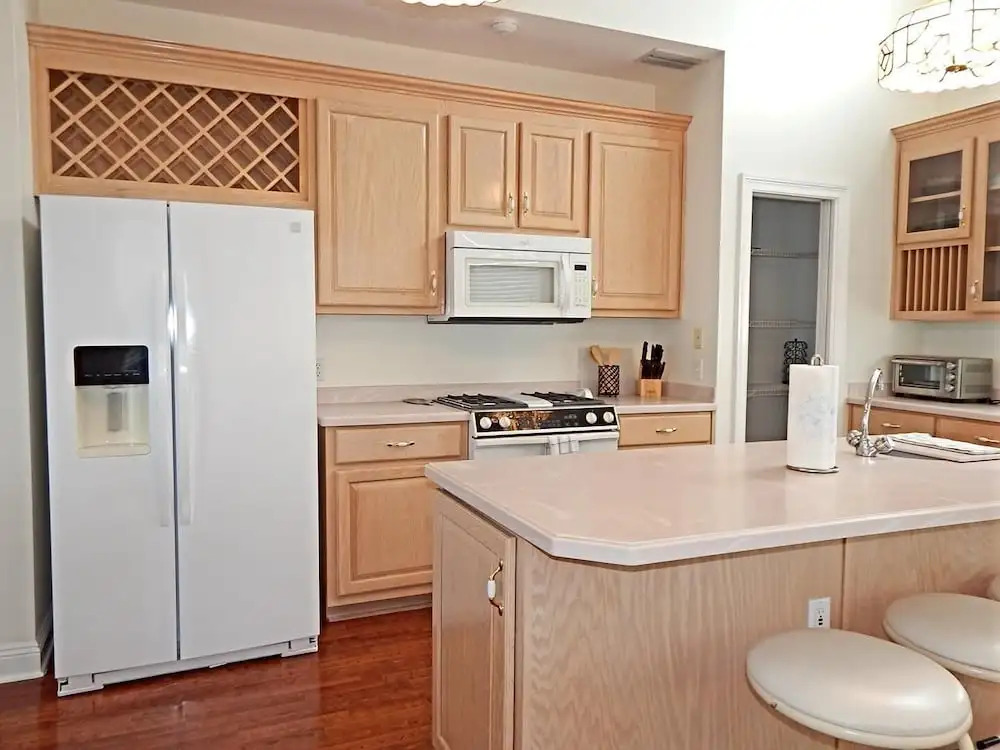 033 Royal Sunset 3 Bedroom Home