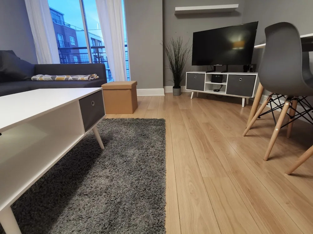 The Qube Apartments Sleeps 6 Parking