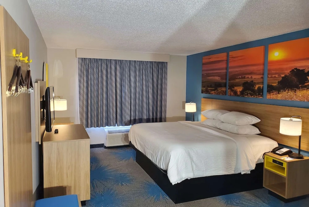 Days Inn by Wyndham Sandusky Cedar Point