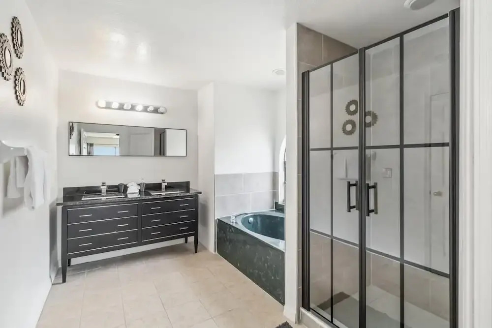 5/3 Private Pool House Near all Famous Attractions!!!