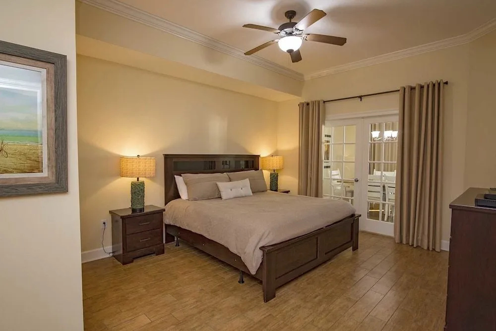 Phoenix West II 1807 3 Bedrooms 4 Bathrooms Condo