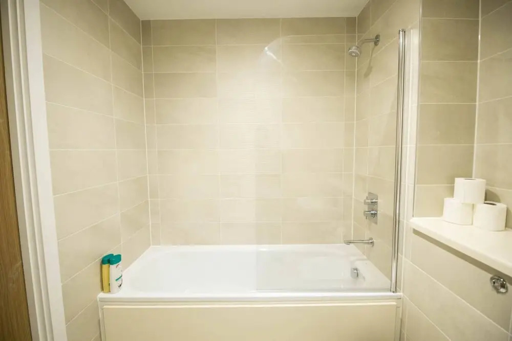 Large And Modern 2 Bedroom Flat With City Views