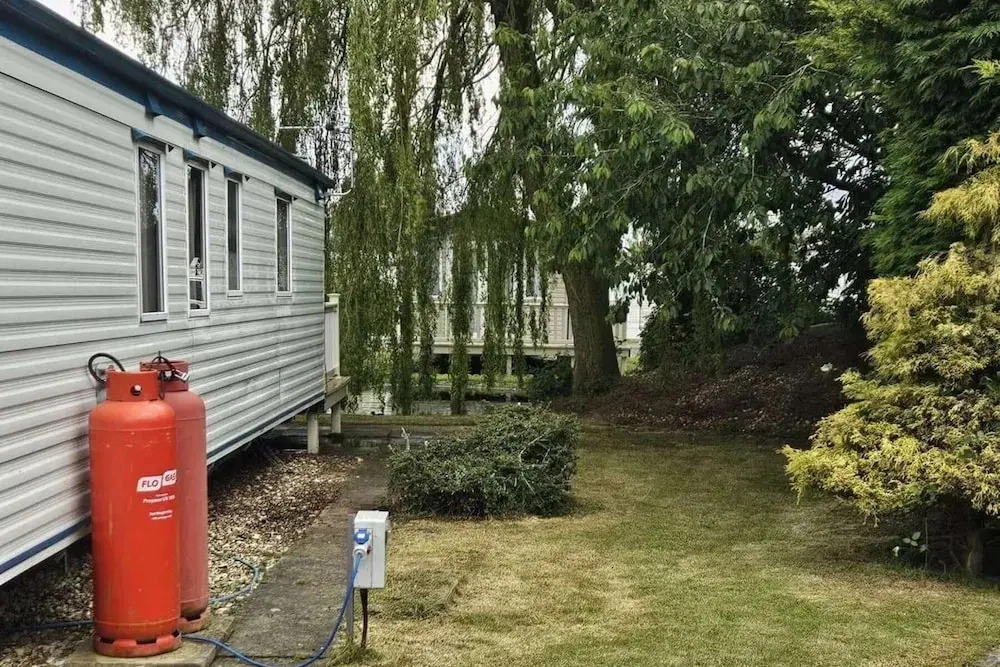Caravan - Sleeps 6 - Pets Ok - Parking