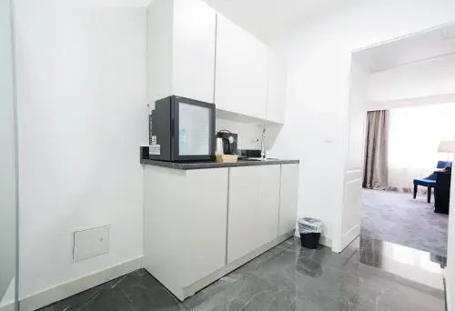 1st City Apartments