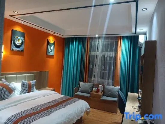 Ninglang Fenghuaxueyue Homestay