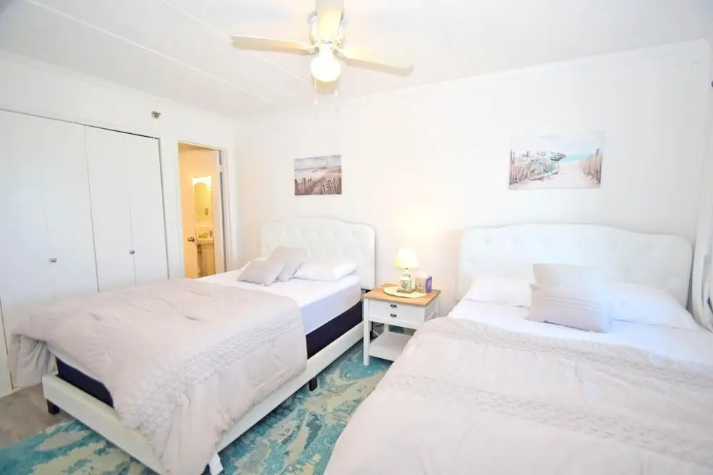 Marigot Beach 705 1 Bedroom Condo by RedAwning