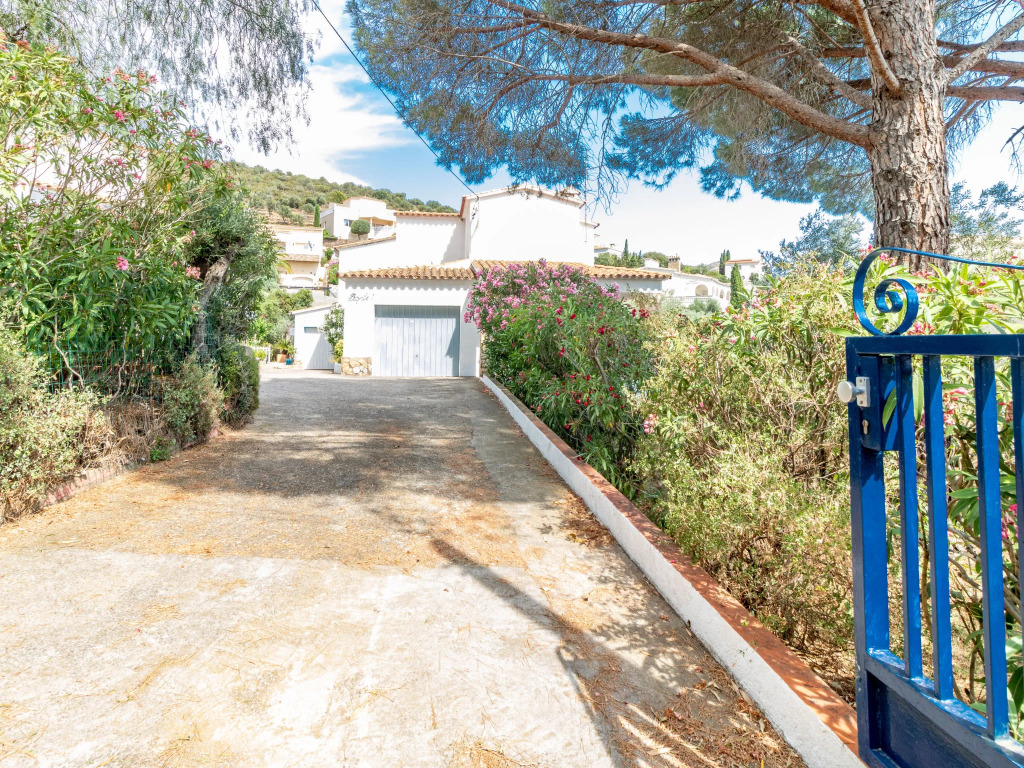 Holiday Home People I by Interhome