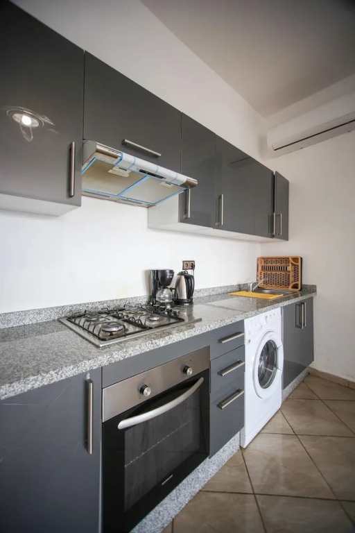 Appartement neuf, entouré de verdure + piscine