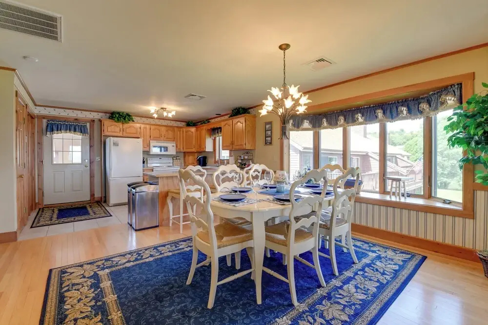 Lake Memphremagog Access: Newport Condo w/ Balcony