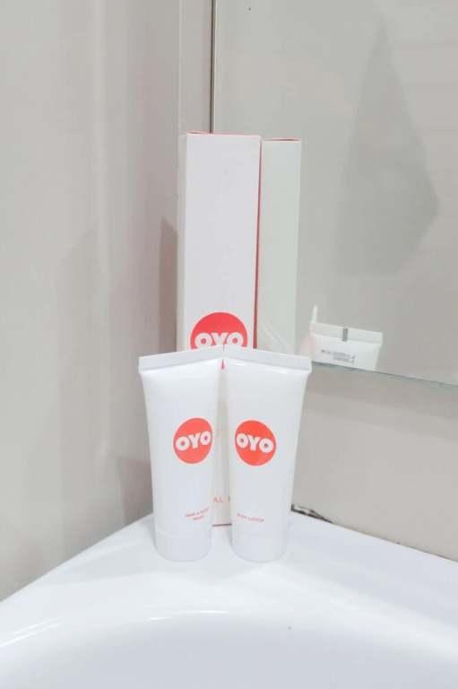 Hasanah Guest House Syariah De Saphire by OYO Rooms