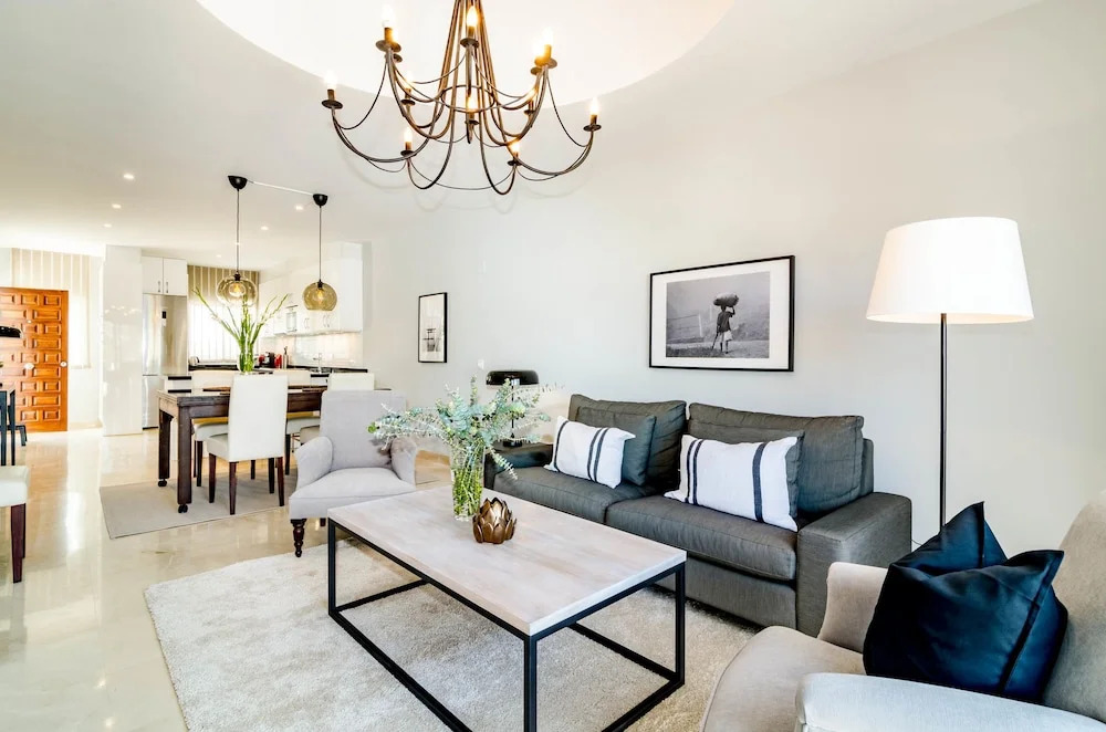 AS10-Apartment Aloha Sur-Roomservice