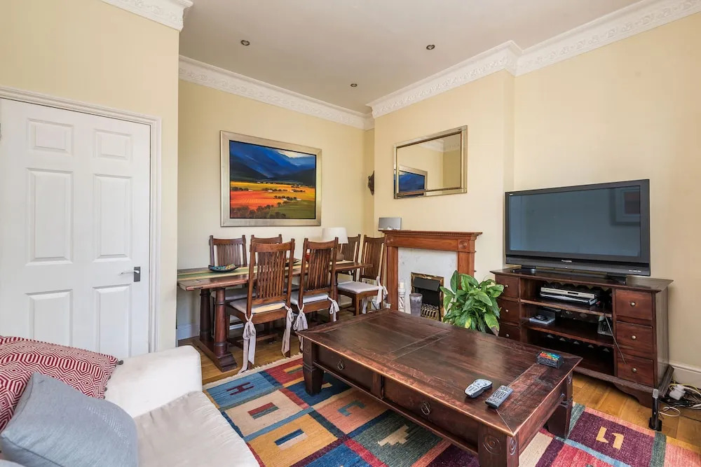 NEW Super 2BD Flat Well Connected to City Centre