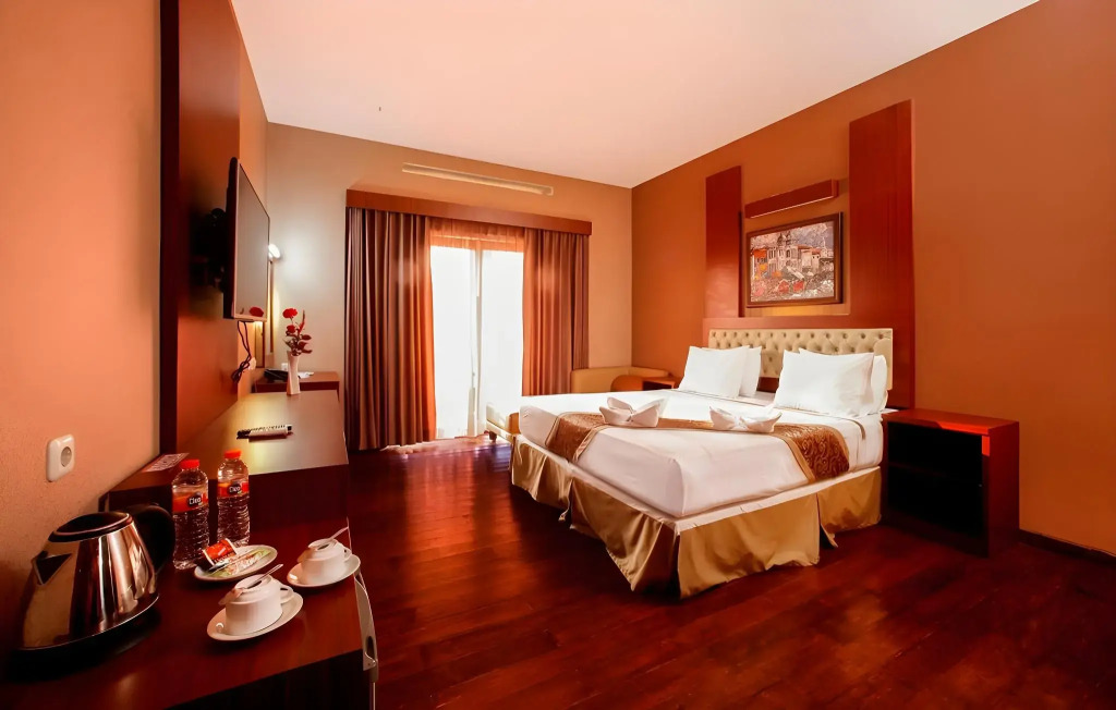 Spencer Green Hotel