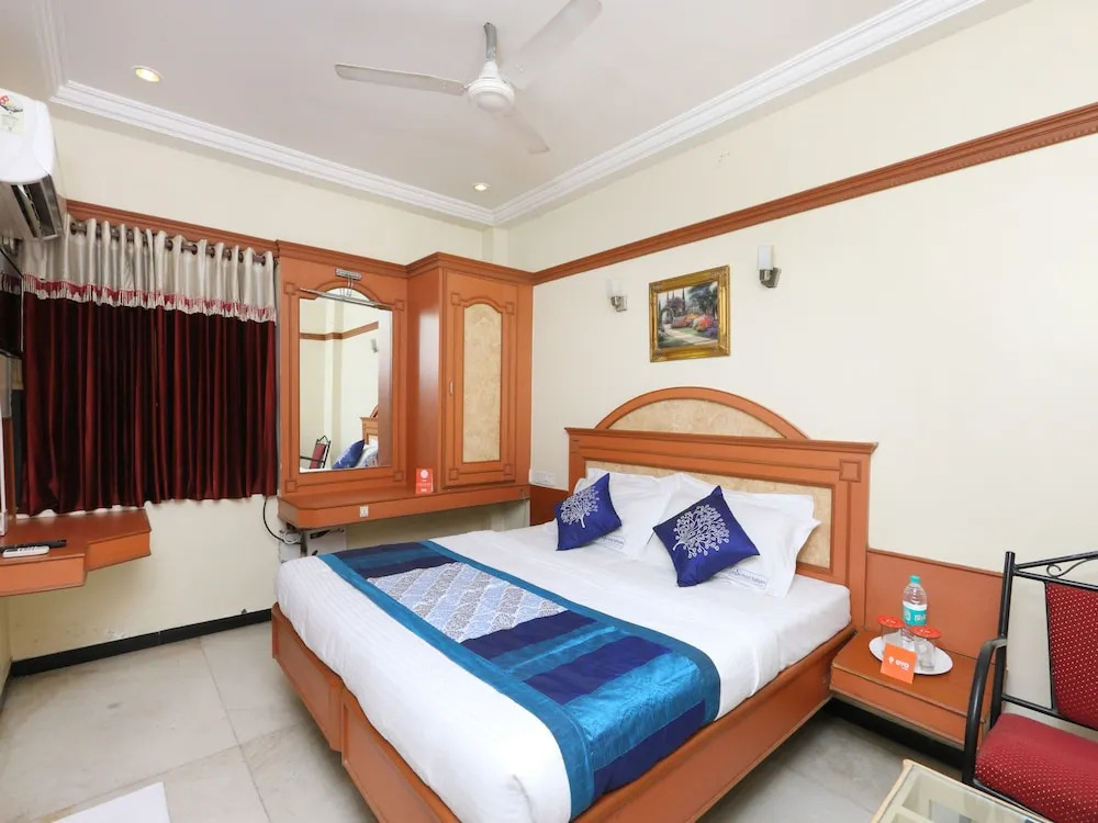 Oyo 15097 Hotel Sathyam