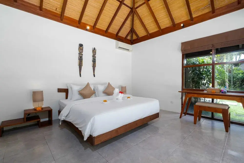 Villa Alroda Antik - Peaceful 4BR Villa with Private Pool in Canggu
