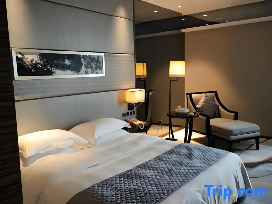 Juyi Hotel (Zhengzhou Erqi Square David City)
