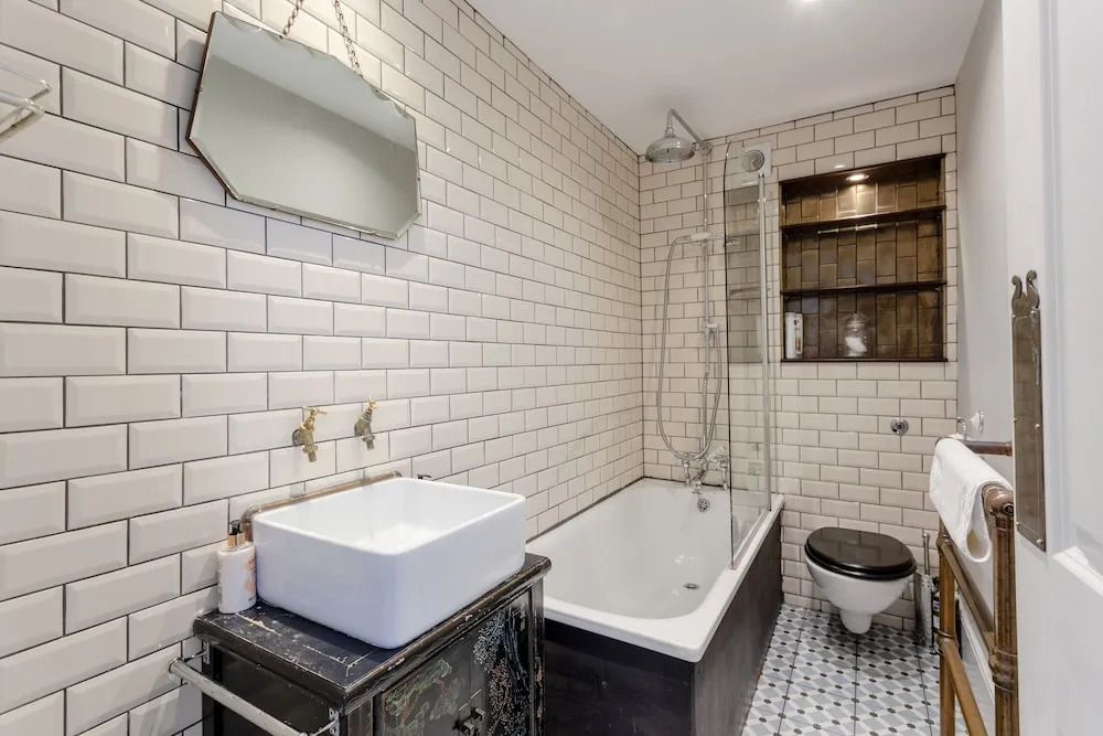 2 Bedroom Apartment Near Queens Park