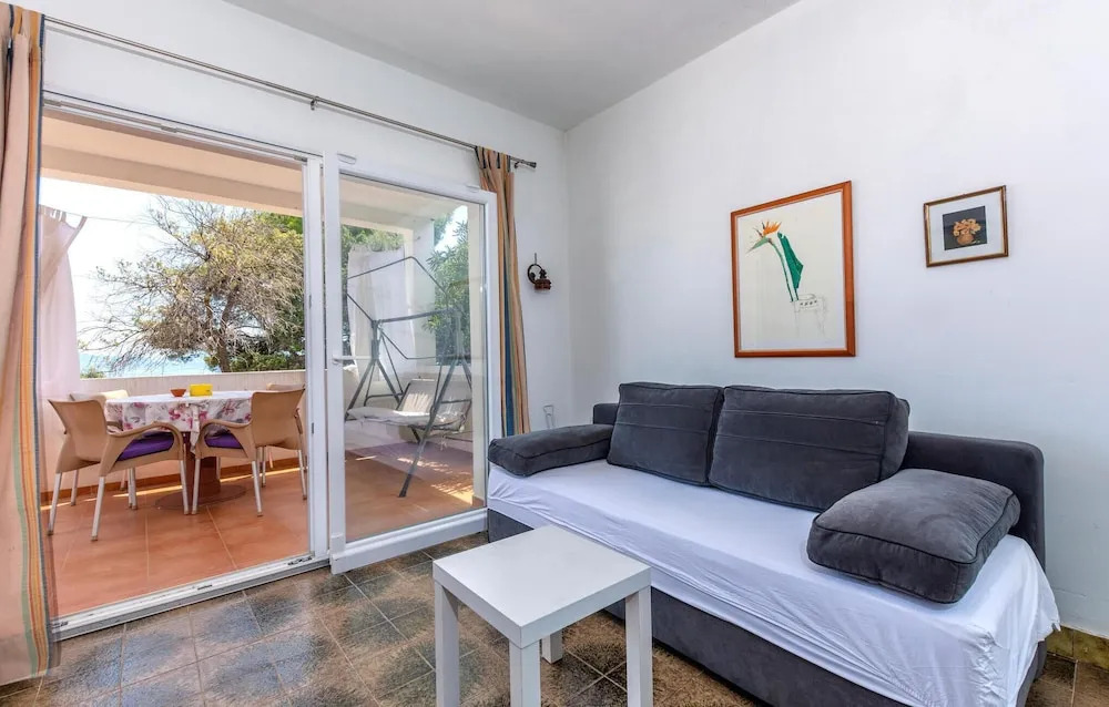 Two-Bedroom Holiday Home In Sucuraj