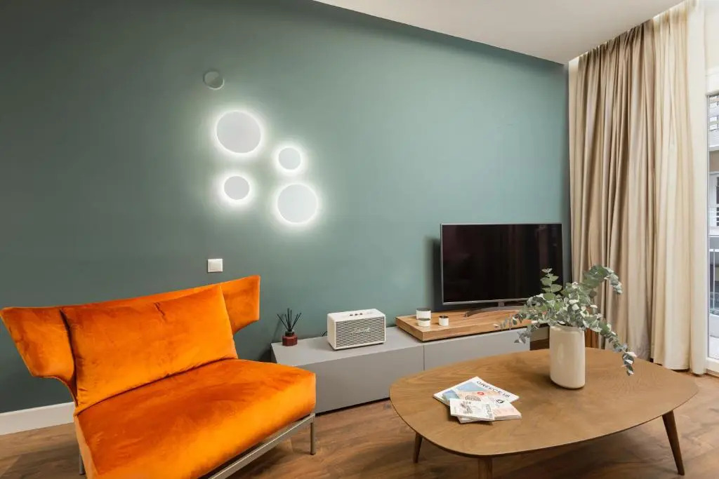 Urban chic 2bdrm aptmt close to the city centre