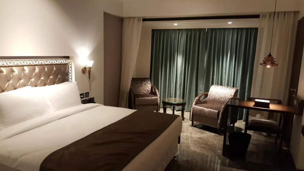 Hotel Peninsula Redpine