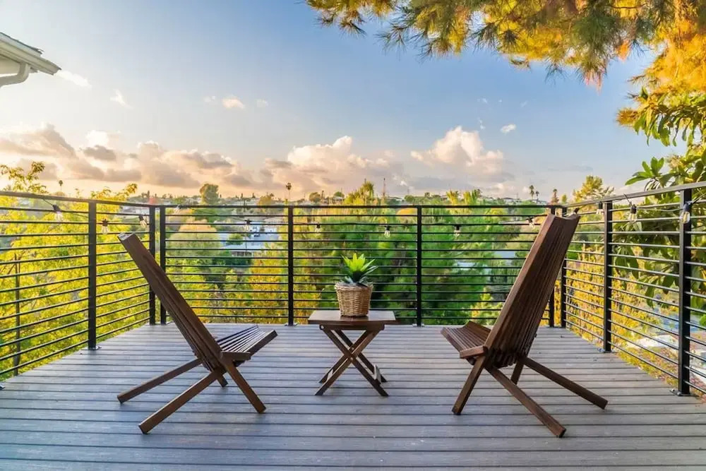 Stunning LA Luxury Retreat: Ideal for Work or Play