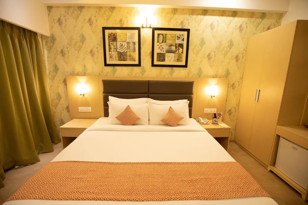 Tripli Hotels Shourya Residency